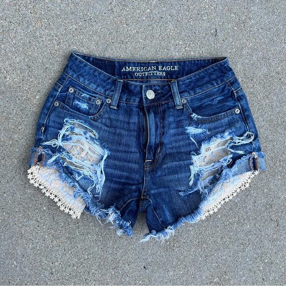 AEO high rise festival jeans peekaboo crochet pockets distressed frayed hems 0 - Picture 1 of 4